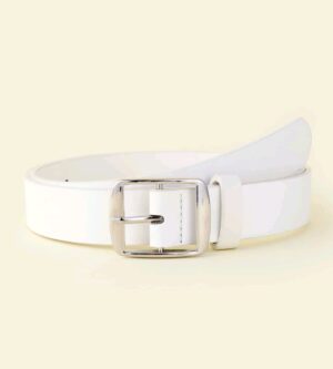Cinto grueso con hebilla plateada: blanco