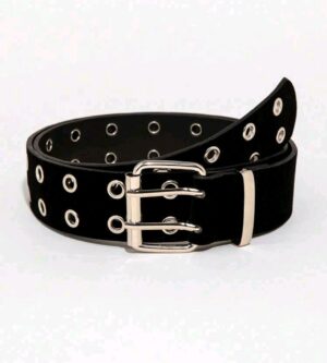 Cinto negro con tachas