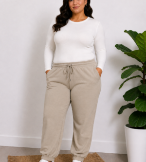Pantalón deportivo beige babucha 2 XL y 4 XL