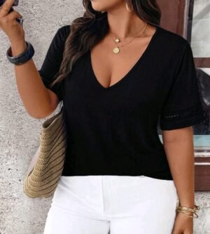 Blusa negra cuello V 3 XL y 5 XL